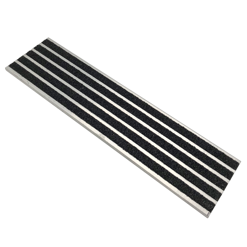 008 Aluminum Carborundum stair tread