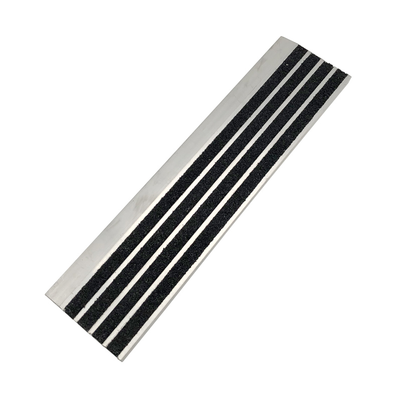 009 Aluminum Carborundum stair tread