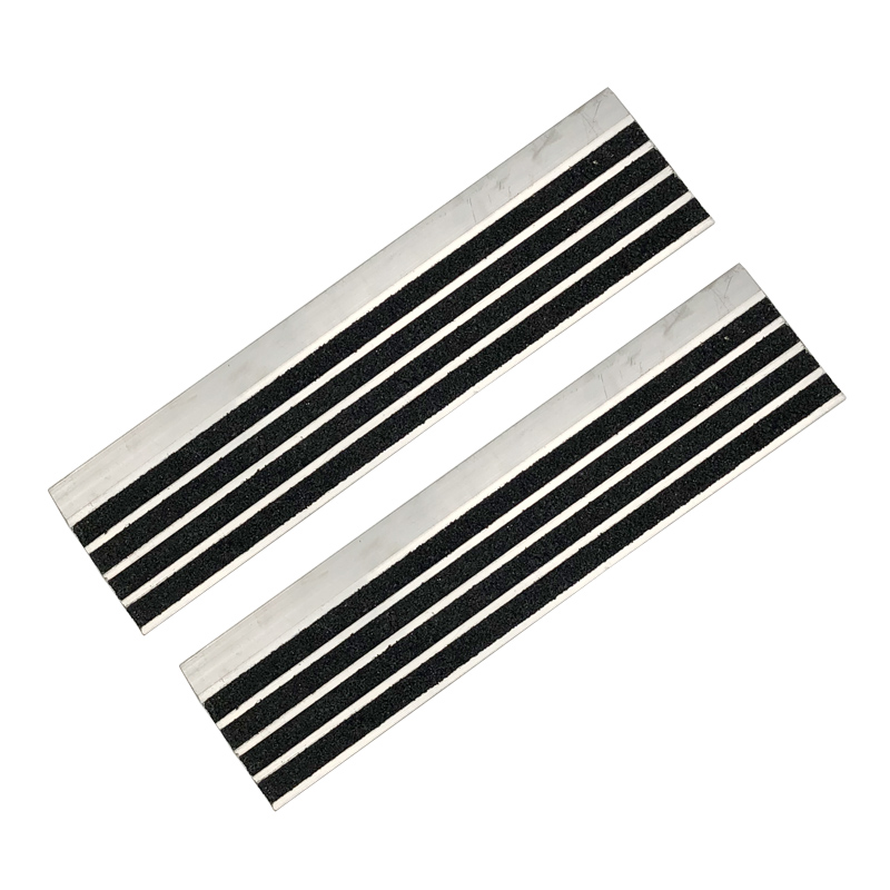 009 Aluminum Carborundum stair tread