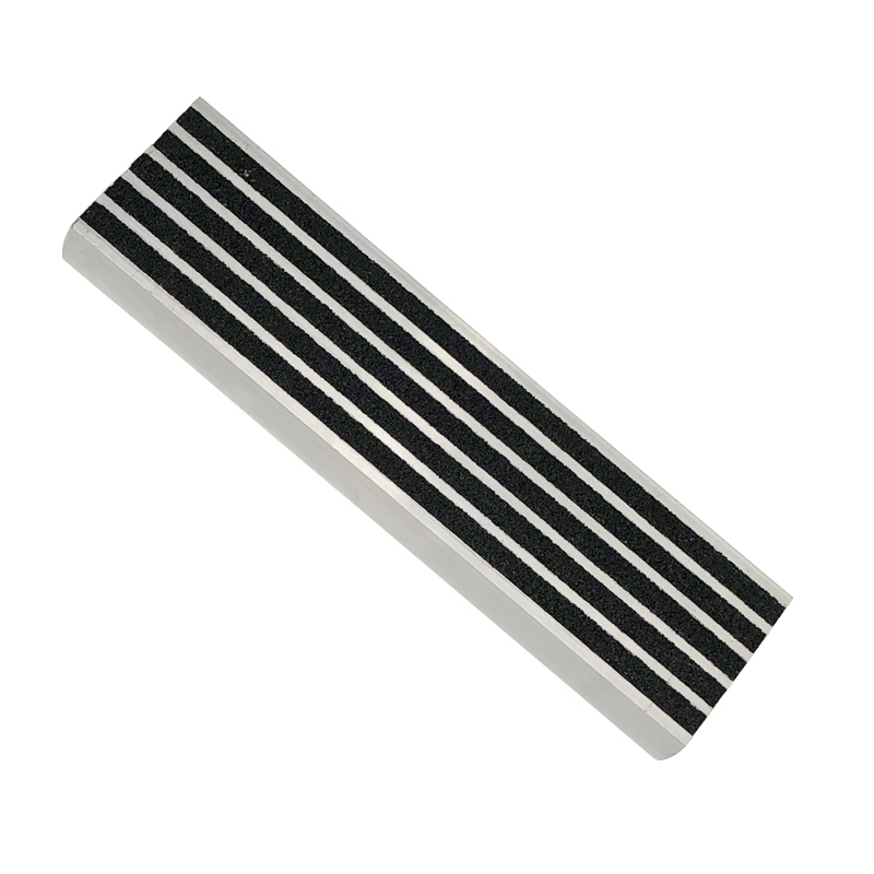 010 Aluminum Carborundum stair tread